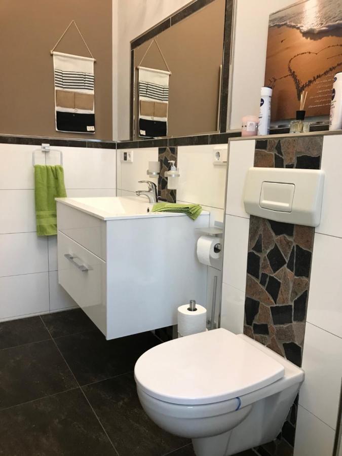 Stadthaus Artur - Apartment Madrid رمشيد المظهر الخارجي الصورة